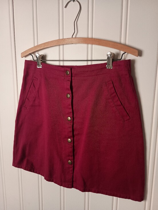 Harper Dresses & Skirts - Harper- Burgundy Button-Front Mini Skirt- Size M